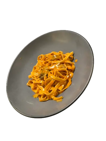 Fettuccine con crema de hongos